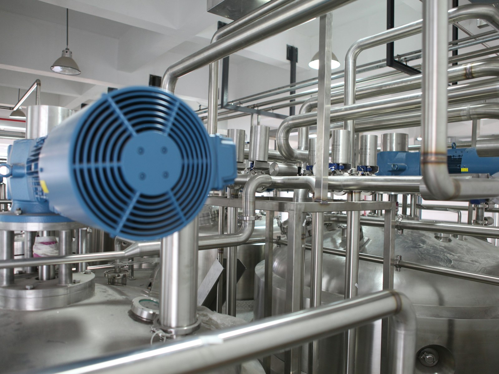 Industrial plant and fuel pipework